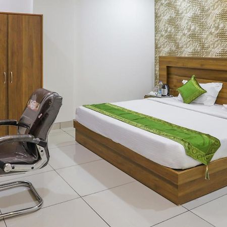 Treebo Trip Kapil Royalista Hotel Ludhiana Luaran gambar